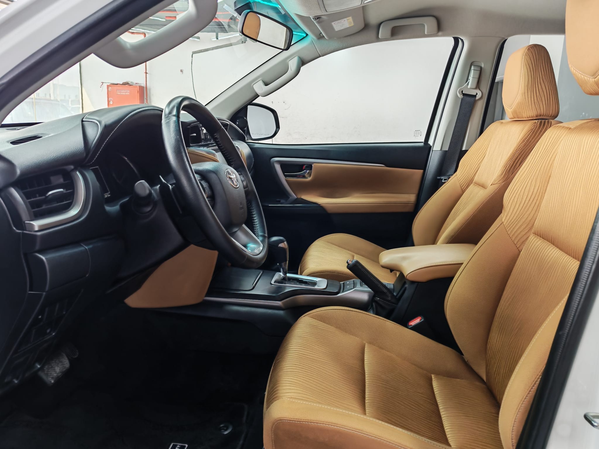 Toyota Fortuner V6 2024 - Image 3