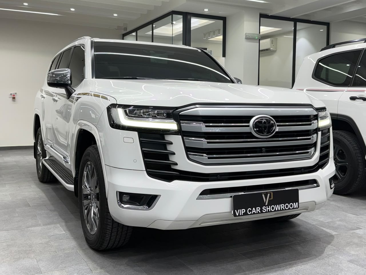 Toyota Land Cruiser VXR Twin Turbo 2022 - Image 1