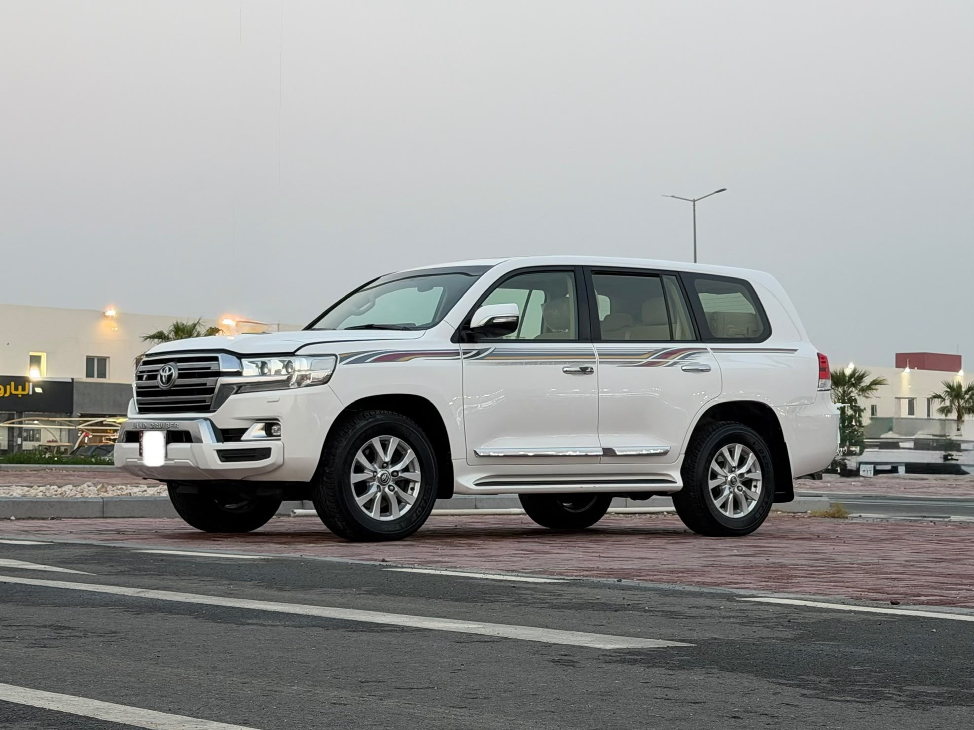 Toyota Land Cruiser GXR v8 2017 - Image 3